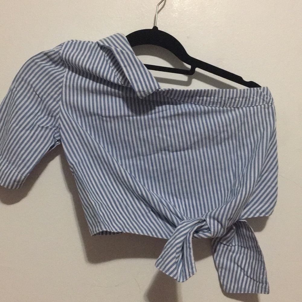 Crop top - Picture 2 of 2